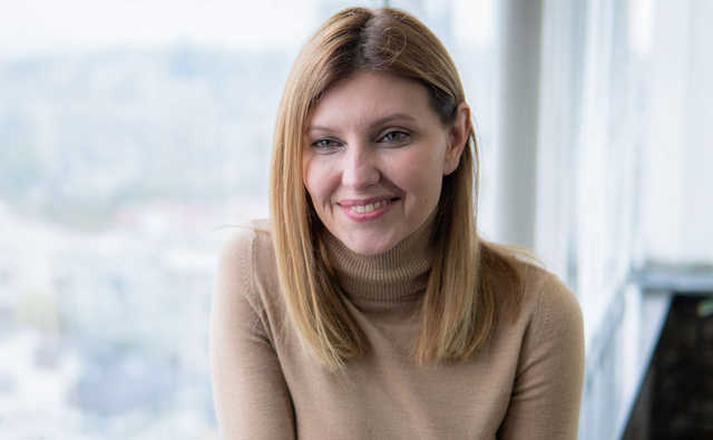 По стопам Порошенко. Соцсети высмеяли назначение Зеленской в совет “Мистецького арсенала”