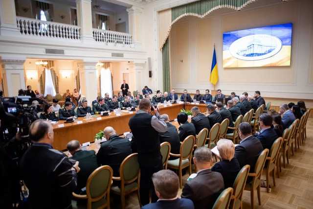 В Кабмине установили 200-процентные премии для топ-чиновников