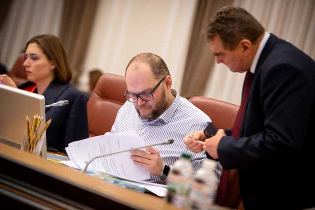 Зарплаты министров в Украине превысили доходы политиков ЕС