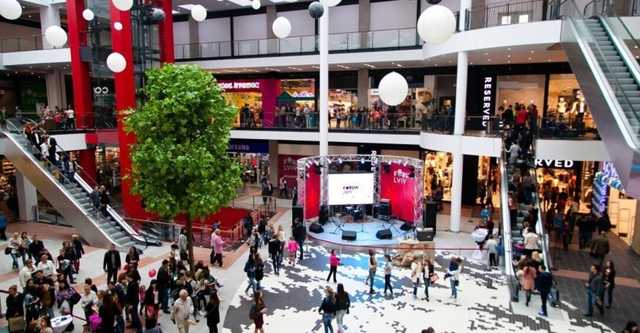 "Мы горим!" Во Львове начался пожар в крупнейшем ТРЦ