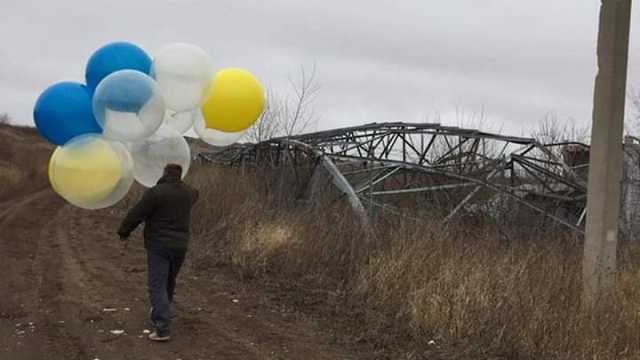 Украинские волонтеры поздравили Донецк с Днем Соборности