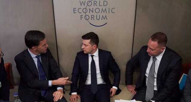 Михаил Подоляк: “Президент без команды”