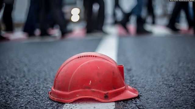 Во Львовской области шахтеры, требующие выплатить им зарплаты, перекрыли международную трассу