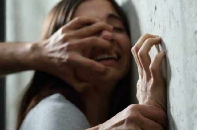 ЧП в Одессе: 13-летняя школьница забеременела от отчима, насиловавшего ее