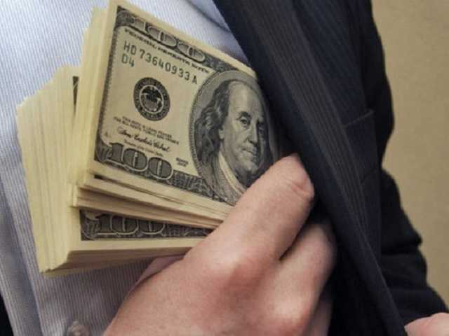 На Львовщине главу райсуда очередной раз поймали на взятке, но он продолжает «работать»