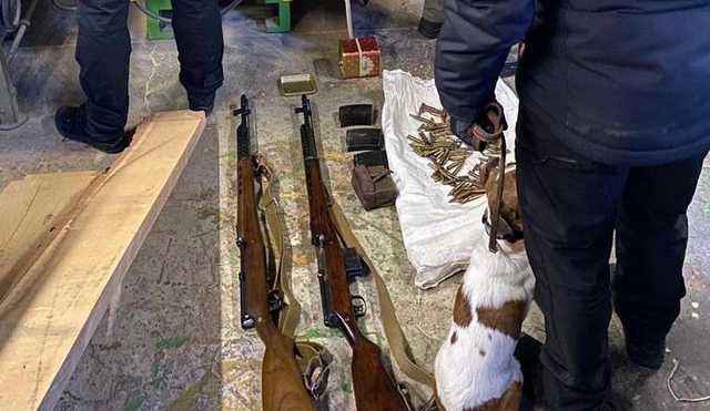 На Одещині чоловік зберігав удома арсенал зброї та боєприпасів