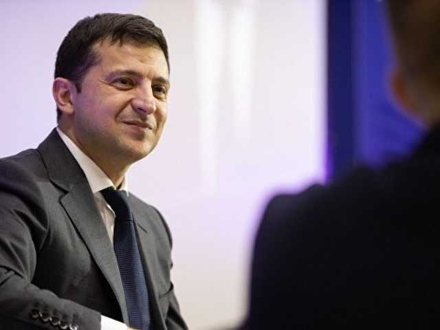 Зеленский за восемь месяцев правления помиловал почти сотню человек