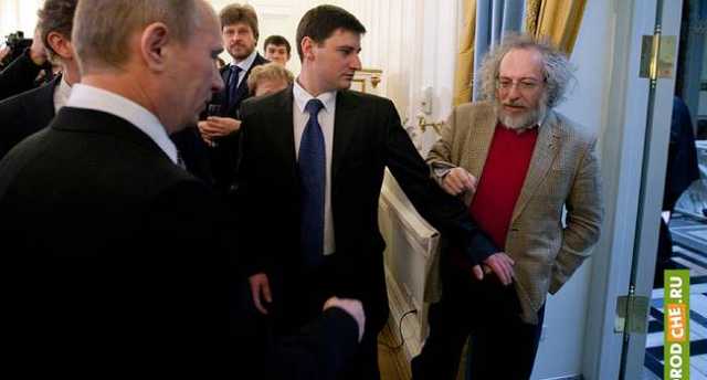 Венедиктов об отставке Суркова: Все может быть не так, как преподносится