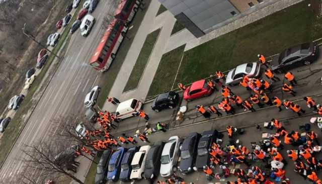 “Приватбанк” обратился в полицию из-за “пикетчиков Коломойского”