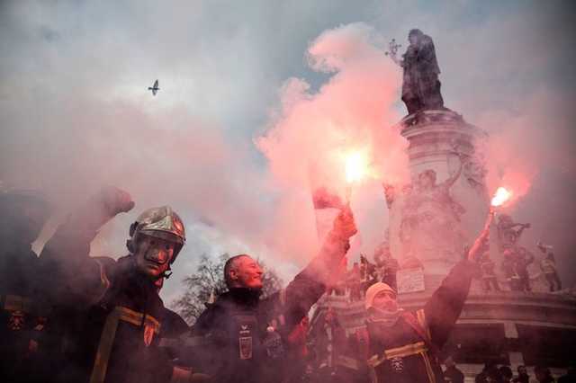 У Парижі між демонстрантами та поліцейськими сталися сутички