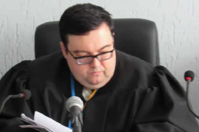 Судье, подыгрывавшему "ЛНР", дали пожизненную пенсию в Украине