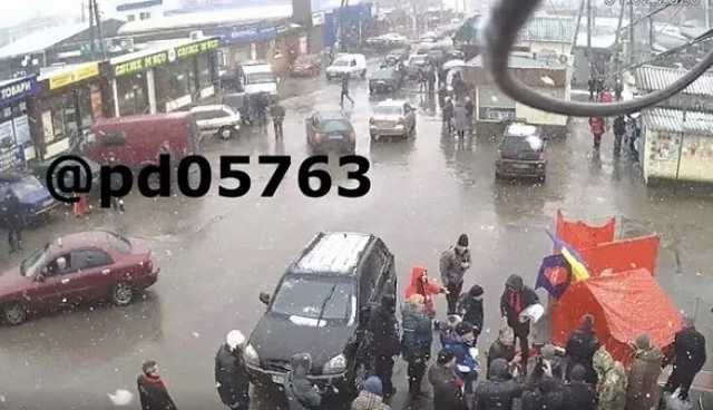 На Харьковщине разгромили палатки «Партии Шария»