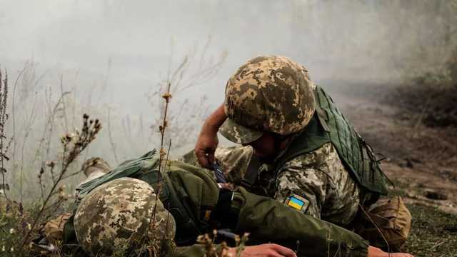 Боевики мощно обстреляли позиции ВСУ на Донбассе: погиб украинский военный, есть раненые