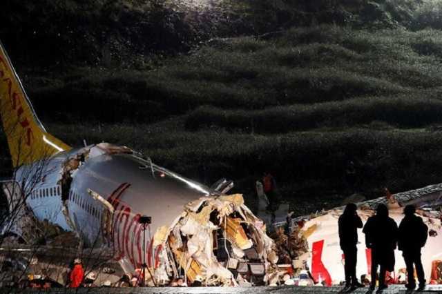 Горел на ходу: появилось видео жесткой посадки самолета в турецком аэропорту