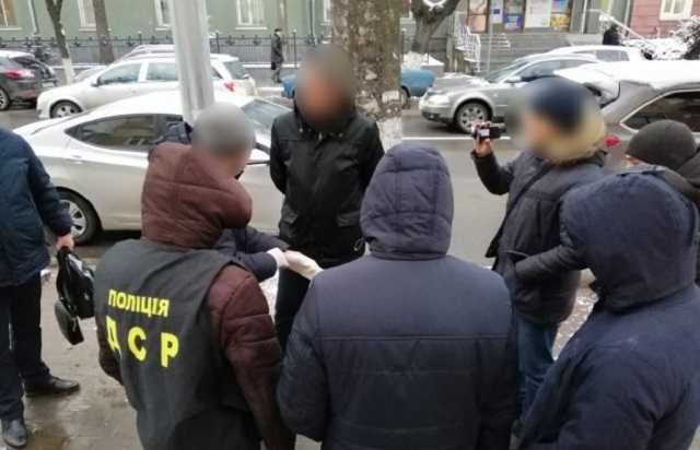 На Вінниччині з хабарем затримали депутата обласної ради