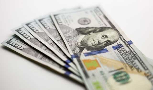 Доллар и евро стремительно падают: как изменился курс валют 6 февраля