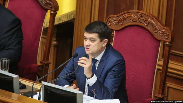 "Слуги" вирішили, що парламент надто відкритий для народу – В’ятрович