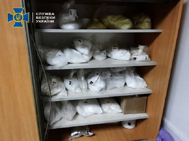 На Полтавщине подпольно делали лекарства на основе наркотиков