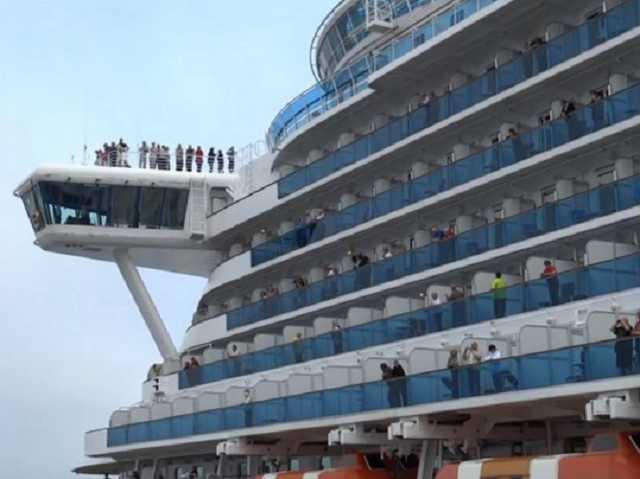 Украинец рассказал о том, что происходит на заблокированном из-за коронавируса лайнере