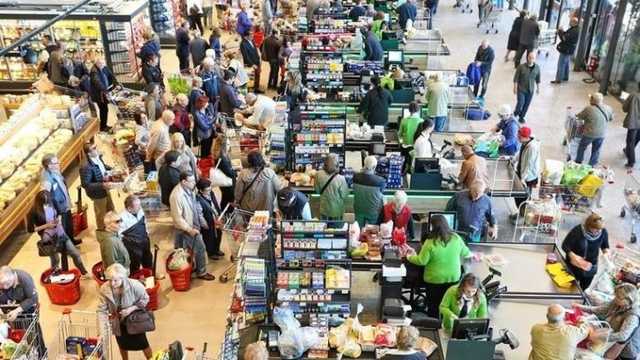 В России пенсионеры подрались в супермаркете из-за дешевого порошка