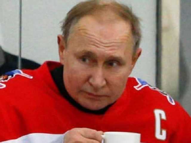 "Старушка с вокзала": новое фото Путина вызвало насмешки в сети