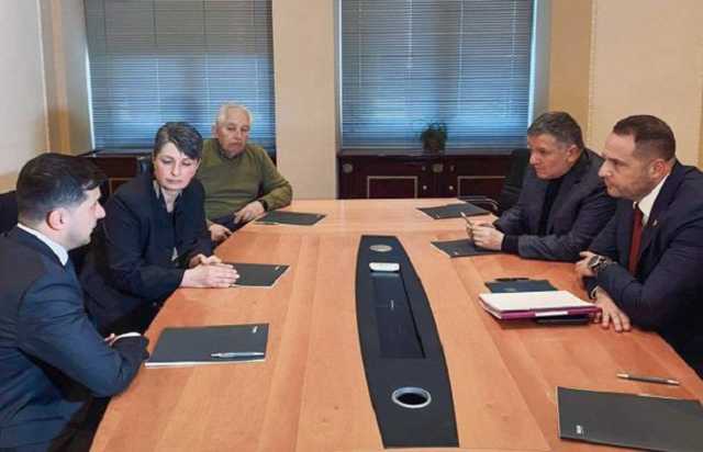 Зеленський і Аваков в Італії зустрілися з матір’ю нацгвардійця Марківа