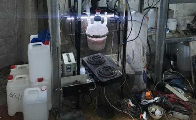 Бывшие полицейские организовали нарколабораторию в Киевской области