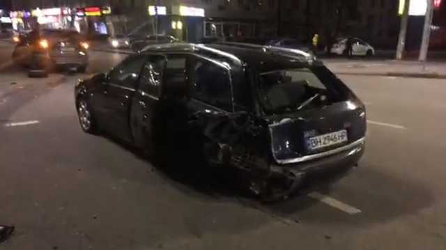 Очевидцы приняли за труп мертвецки пьяного водителя после ДТП в Киеве