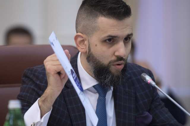 Нефьодов назвав підроблені ножі та наконечники списів культурною цінністю