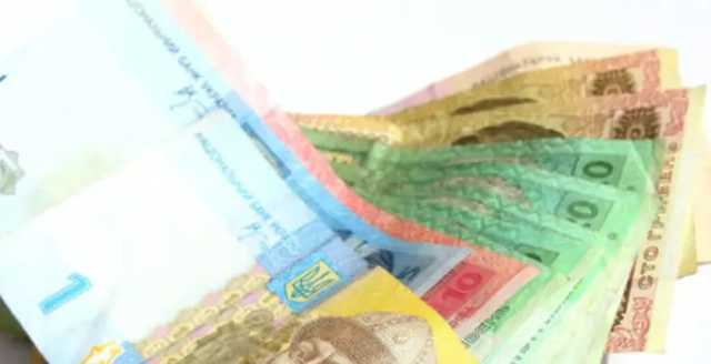 Детям-сиротам в Украине увеличат стипендии и денежную помощь: названы примерные сроки