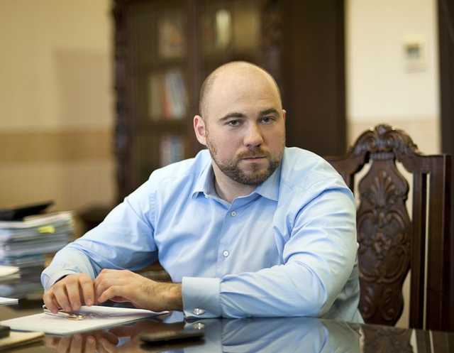 Одиозный Вадим Столар за сутки обокрал государственный “Укргазбанк” на 139 миллионов