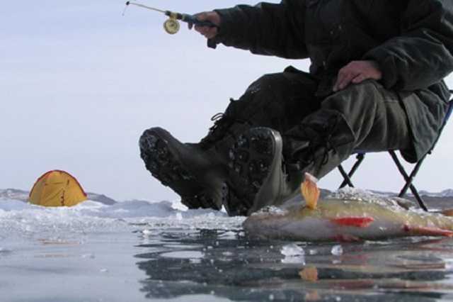 На Днепропетровщине мужчина погиб в ледяной ловушке