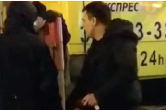 "Законы для лохов?" В Киеве "хозяин жизни" решил проблему на дороге удостоверением