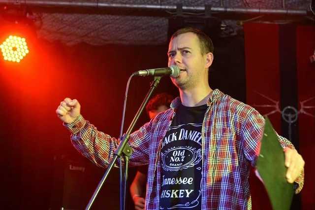 Известный ведущий погиб в Днепре под колесами авто