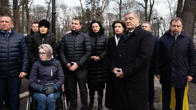 Порошенко уменьшил список Небесной сотни до 80 человек