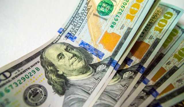 Дорогие покупки и подарки: чем владеет топ-чиновник полиции Ивано-Франковской области