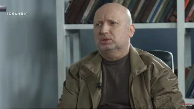 Турчинов объяснил, как нужно было поступить с колонной Гиркина, выходящей из Славянска