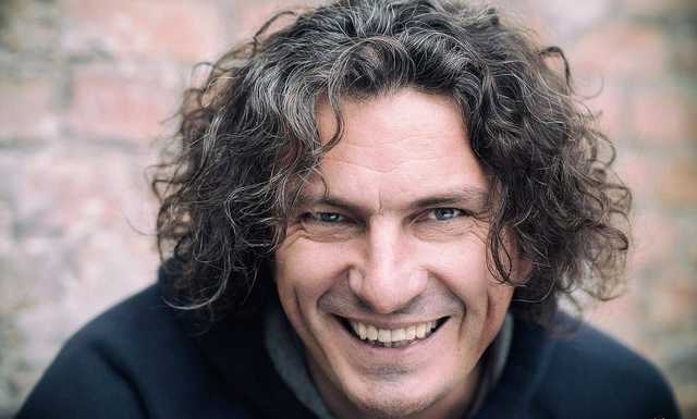 Рада просит Зеленского присвоить Кузьме Скрябину звание народного артиста