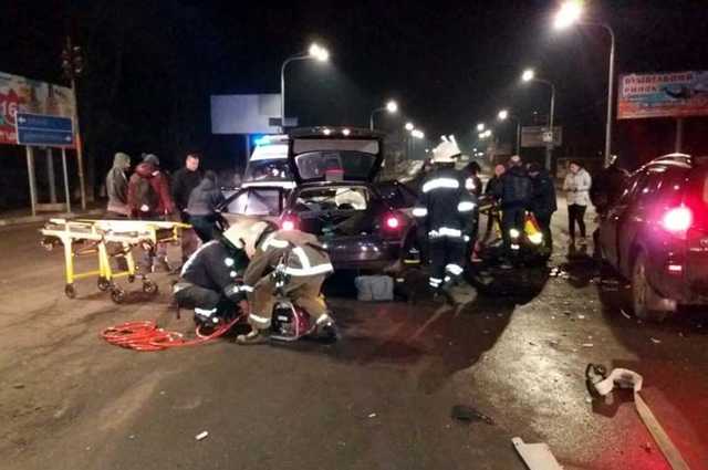 Под Днепром произошло смертельное ДТП: один человек погиб, пятеро пострадали