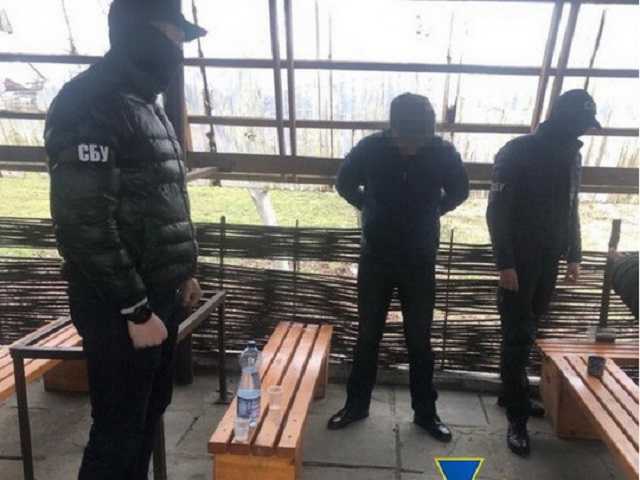 Янтарь, биткоины и долги: СБУ накрыла серьезную банду