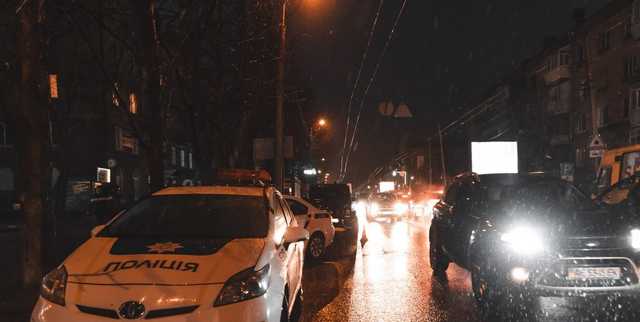 В Днепре произошла стрельба на остановке общественного транспорта, есть пострадавшие