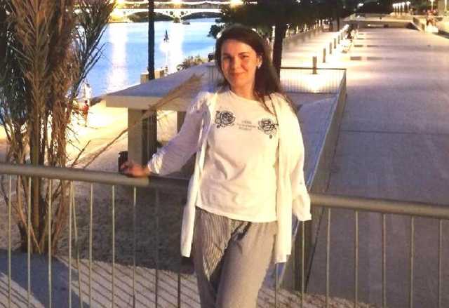 Девушка потеряла руку, но прикрыла работодателя: история кровавой драмы в Полтаве