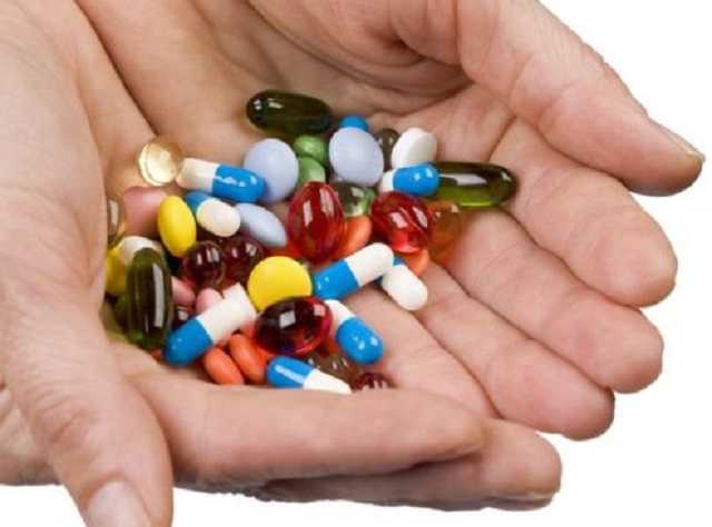 В Киеве медики изолировали пассажирку самолета, которая принимала много лекарств