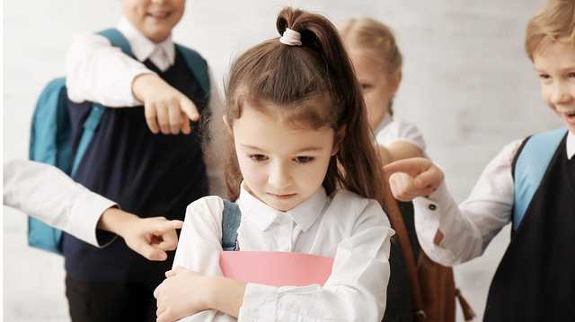 В Херсоне дети зверски избили одноклассника на камеру