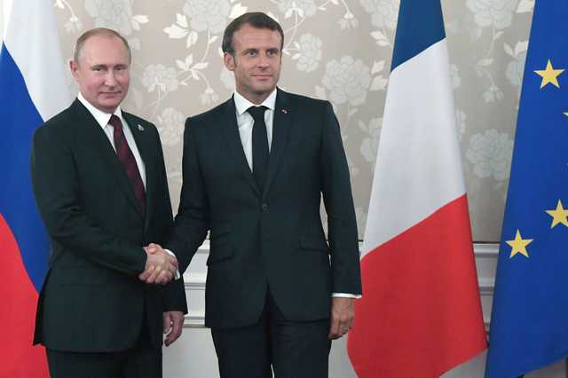 Макрон позвонил Путину из-за обострения в Идлибе