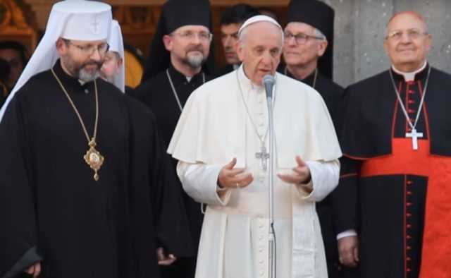 Папе Римскому напомнили о войне на Донбассе подарком из Украины