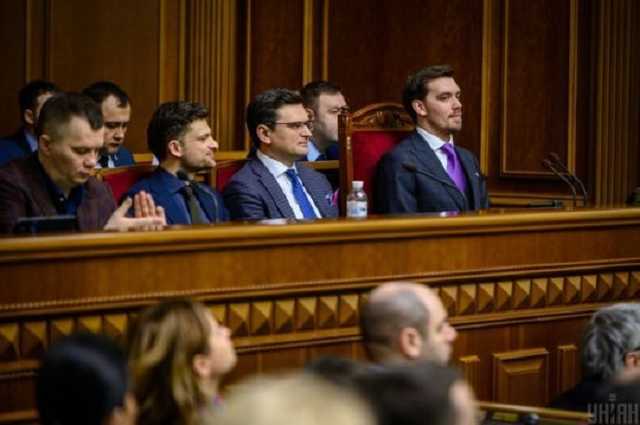 Стрімкий захід принципово нових облич у владу зіграв з ними кепський жарт, – Луценко