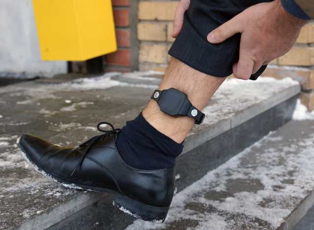 МВД закупит новые электронные браслеты для наблюдения за подозреваемыми