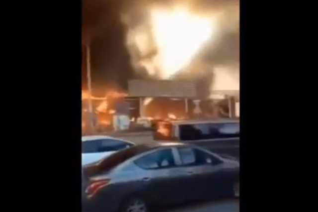 У Китаї військовий літак впав на місто