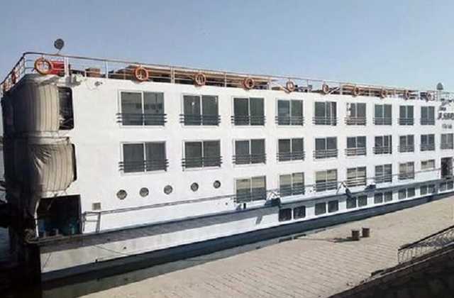 В Египте на круизном лайнере коронавирус обнаружили у 45 пассажиров